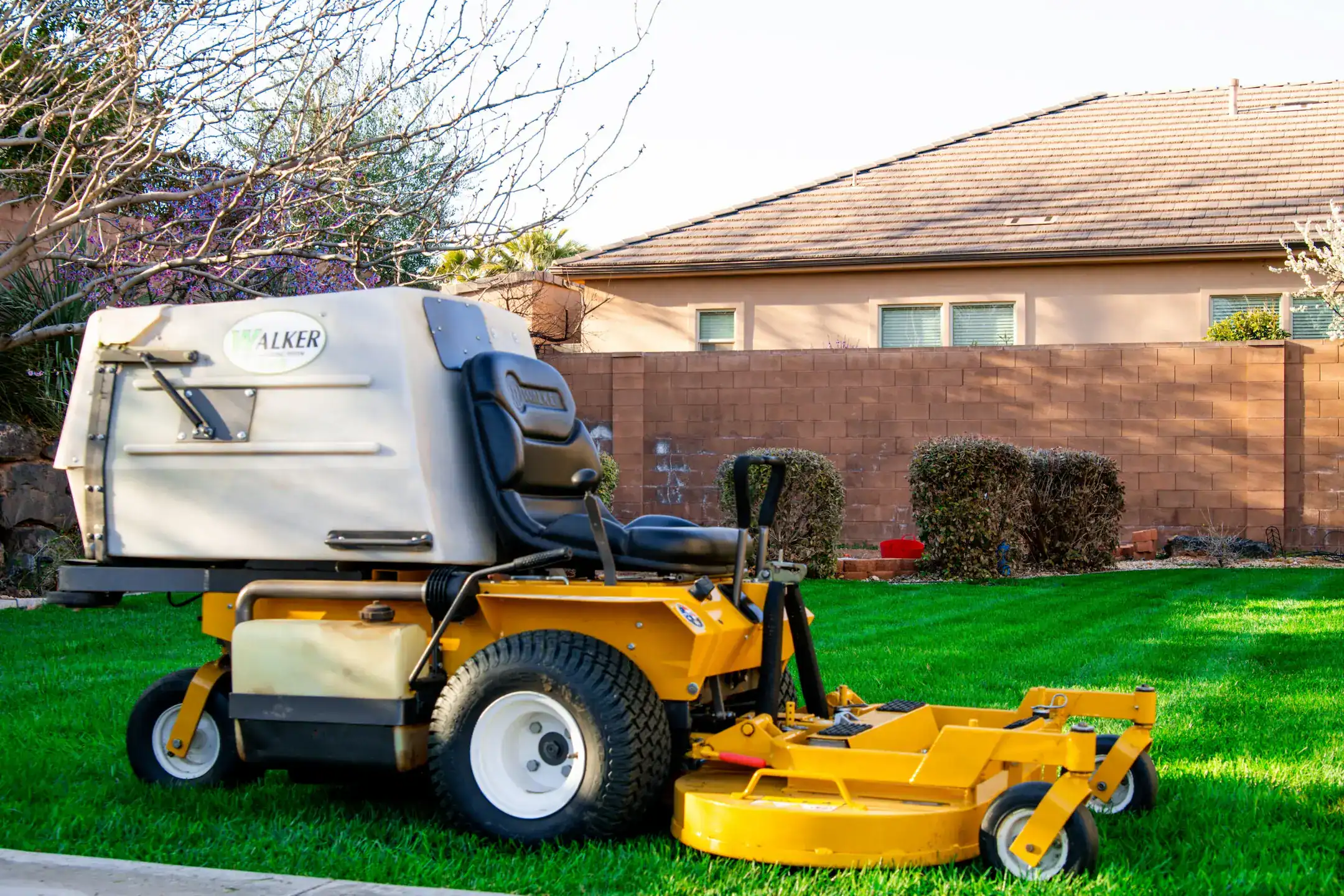 lawncare-service-home-sparkyardcare